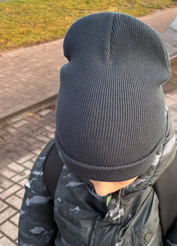 Cepure ar atloku, dažādas krāsas